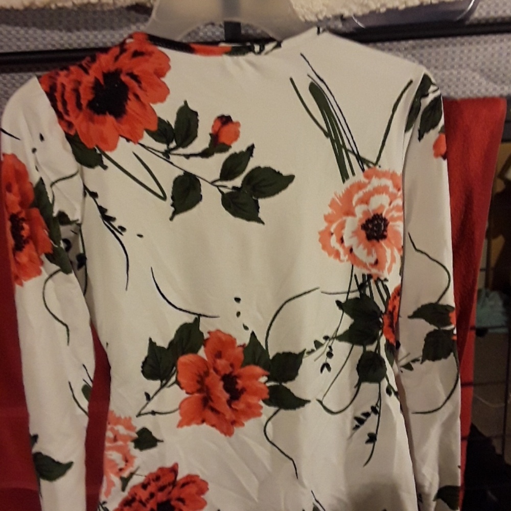 Top - Picture 2 of 2